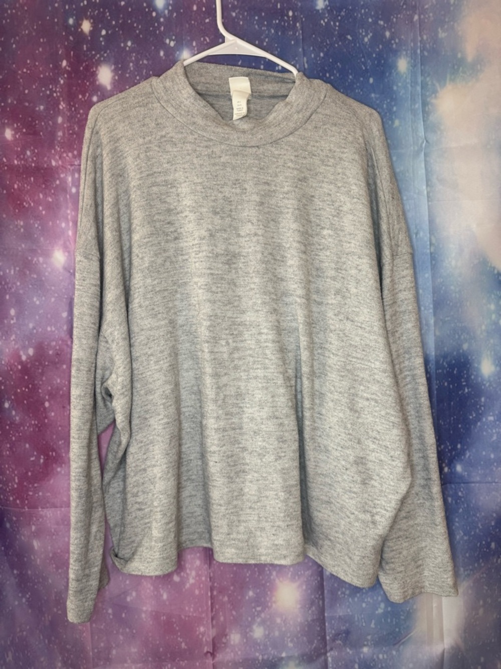 H&M gray long sleeve shirt 🛍